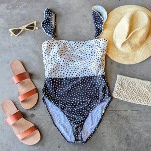 Summersalt The Ruffle Oasis One Piece Swimsuit On The Dot size 4